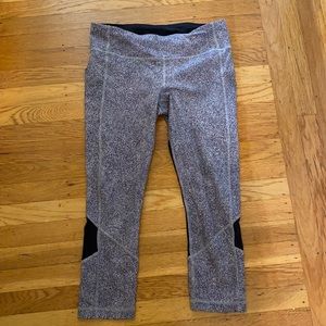 Lululemon crop leggings EUC like new size 8